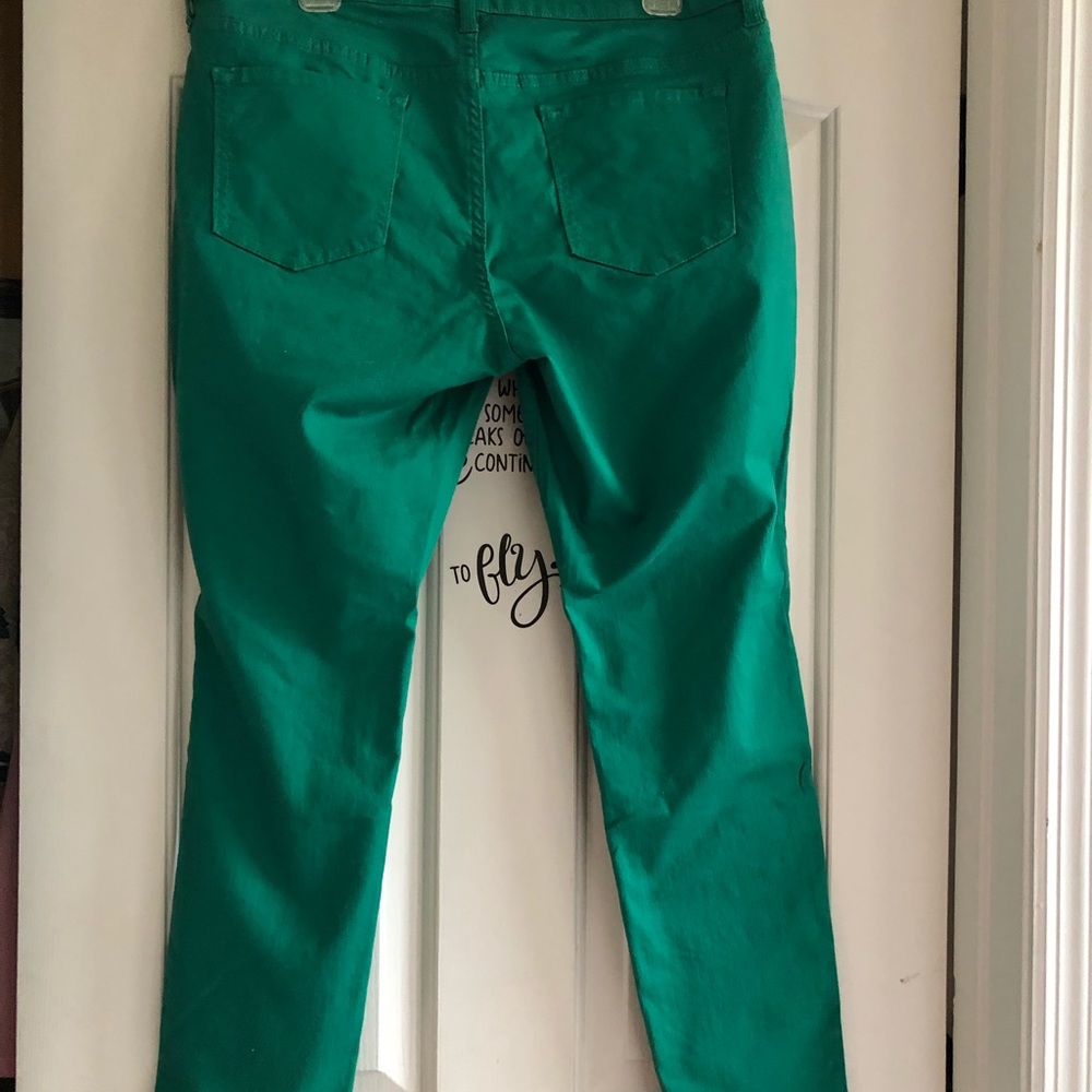 Old Navy green jeans size16. Inseam 28”